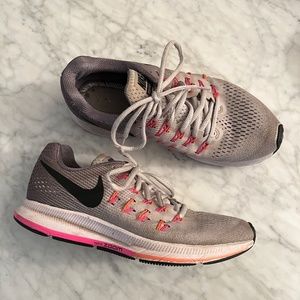 WOMEN'S Nike Zoom shoes Size 7